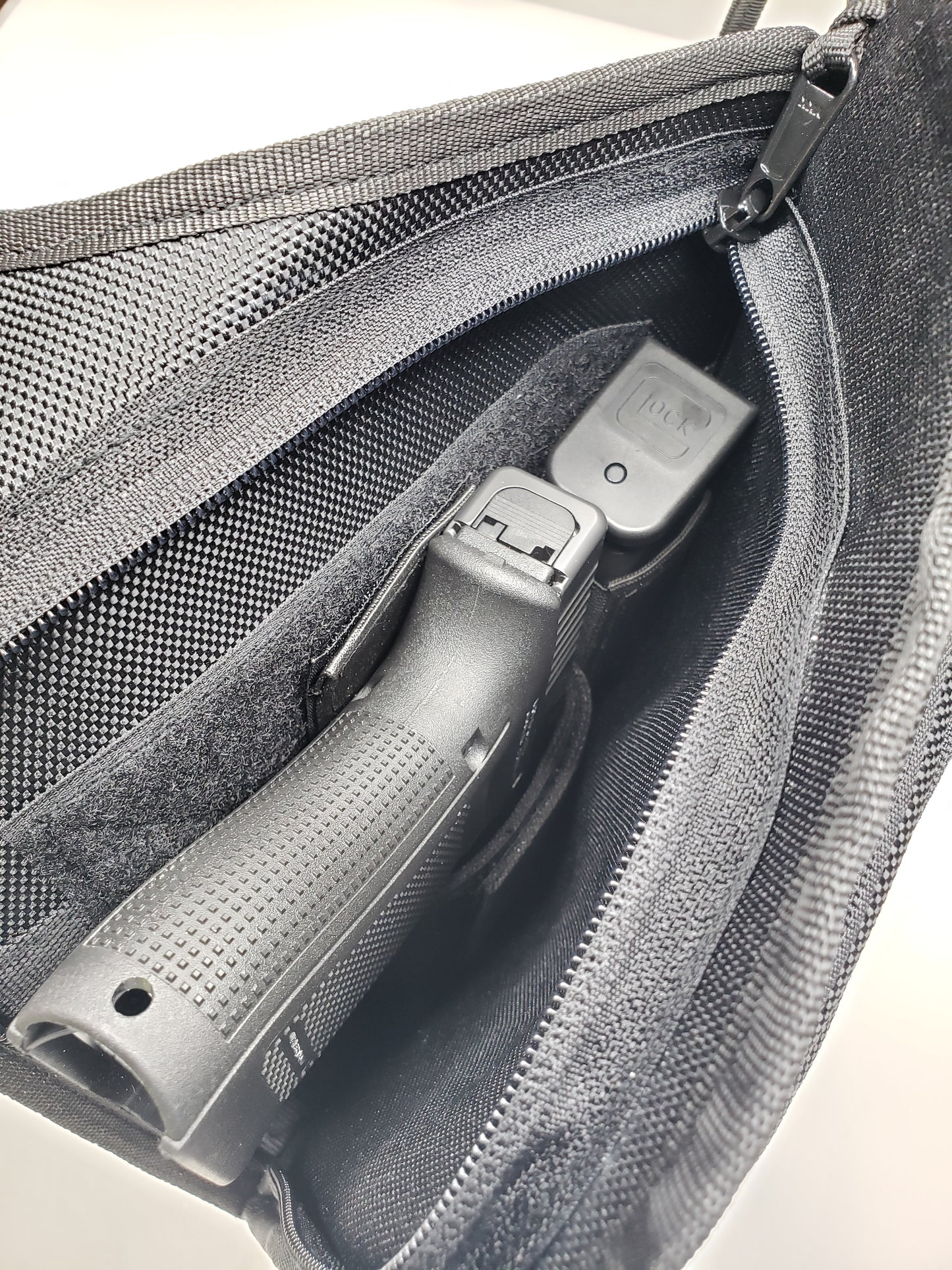 Concealed carry weapon sling bag v1 (right handed)